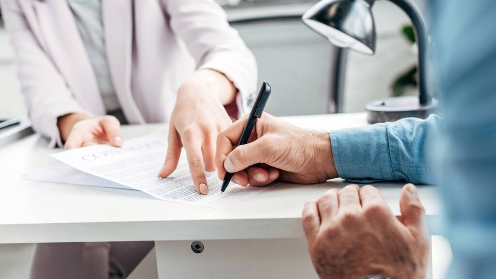 Saiu da empresa antes de 12 meses? Veja como calcular suas férias proporcionais