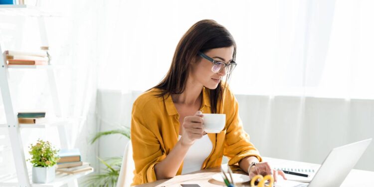 Profissões que mais crescem no trabalho remoto e como aproveitar