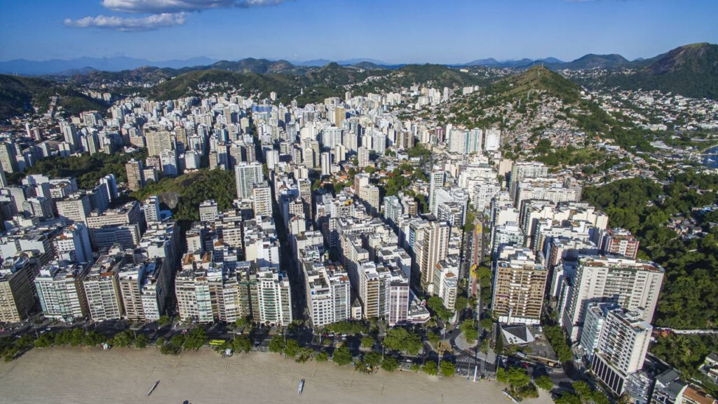 A cidade no Rio de Janeiro que atrai quem busca qualidade de vida e contato com a natureza