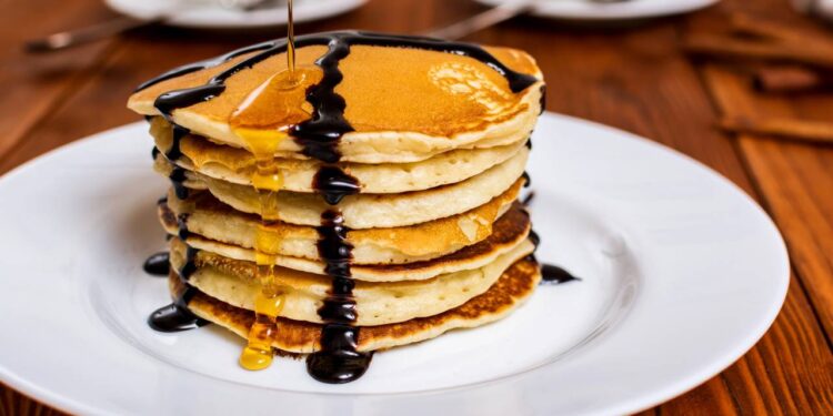 A panqueca americana fofinha e rápida que você faz em poucos minutos