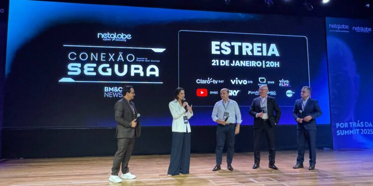 Renato Batista e Paula Moraes, âncora da BM&C News, ao lado de alguns entrevistados do novo programa (Foto: Maurílio Goeldner)