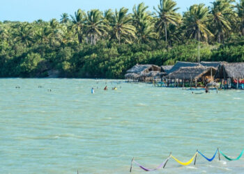 Um paraíso no Nordeste onde o sol, o mar e as dunas formam um cenário inesquecível