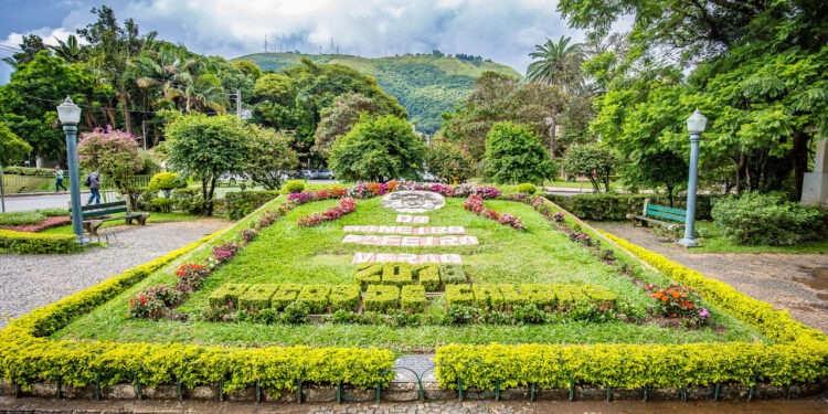 Essa cidade nas montanhas de Minas está encantando brasileiros com suas águas termais e charme europeu