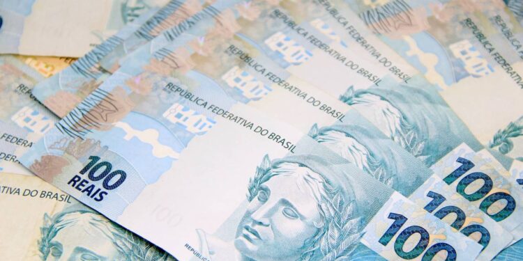 selic alta por muito tempo afeta economia