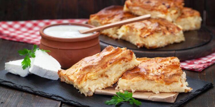 A torta salgada simples e super fofinha que você faz com o que tiver em casa