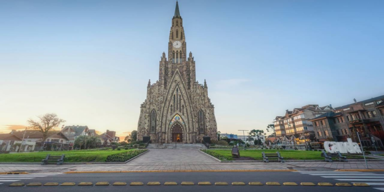 A cidade no Rio Grande do Sul com uma das catedrais mais impressionantes do Brasil