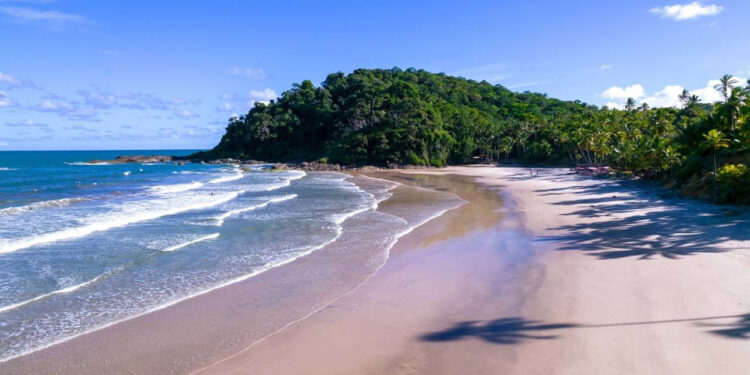 O refúgio baiano que transborda natureza e conquista viajantes do mundo todo