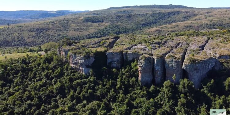 Essa cidade se destaca no Paraná com natureza única e uma rica história