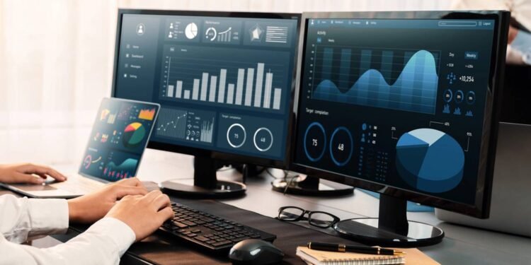 Profissão que transforma dados em gráficos inteligentes e já paga salários acima de R$ 10 mil