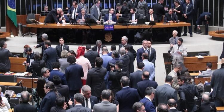 CÂMARA APROVA REGRAS PARA O DEVEDOR CONTUMAZ