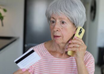 Alerta para clientes do Neon e Next, o golpe da compra suspeita na Casas Bahia chega por SMS