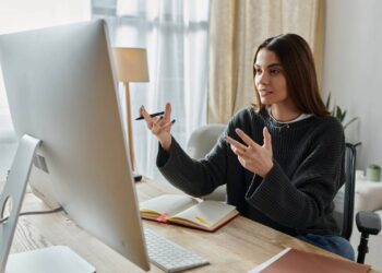 A carreira que te permite comandar o marketing de grandes empresas trabalhando de qualquer lugar
