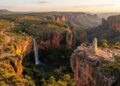 Localizada a 800 metros de altitude, a Chapada tem o mirante que é o centro geodésico do continente