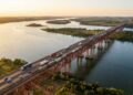 Com 3.700m sobre o Rio Paraná, a ponte rodoferroviária virou um marco da engenharia e a principal ligação entre SP e MS