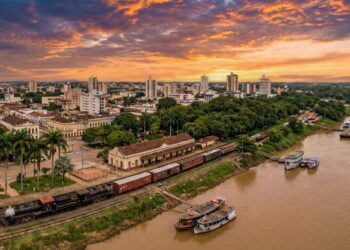 Cidade amazônica, fundada há mais de 100 anos, é banhada pelo importante Rio Madeira