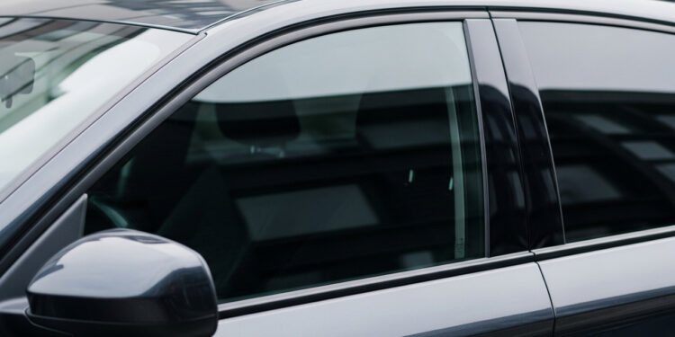 Lei do Insulfilm muda regras de transparência e pede mais atenção dos motoristas