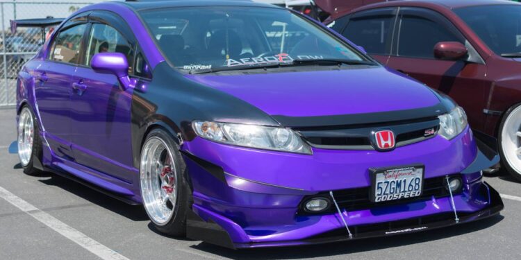 Os 5 melhores carros esportivos para quem tem o orçamento mais curto