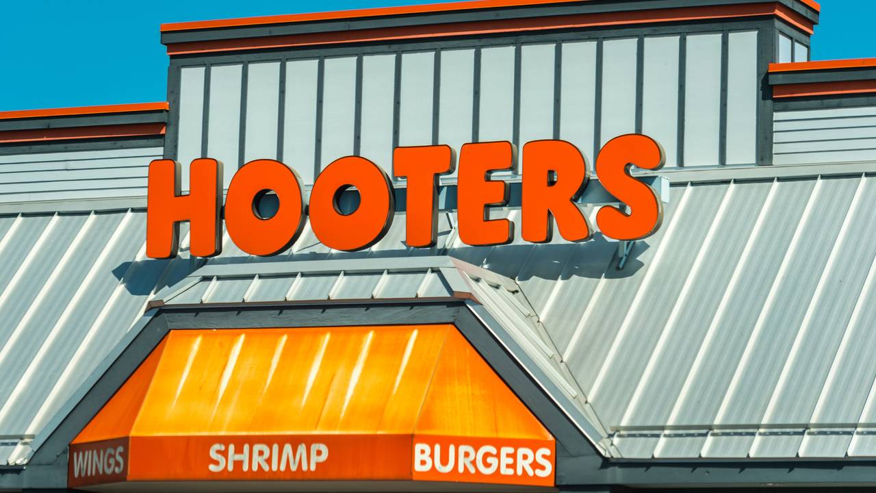 O fim de uma era? Por dentro do colapso da marca de US$ 1 bilhão Hooters