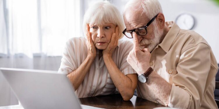 Idosos que são clientes do Itaú são o principal alvo do golpe do PIX que chega 'por engano'