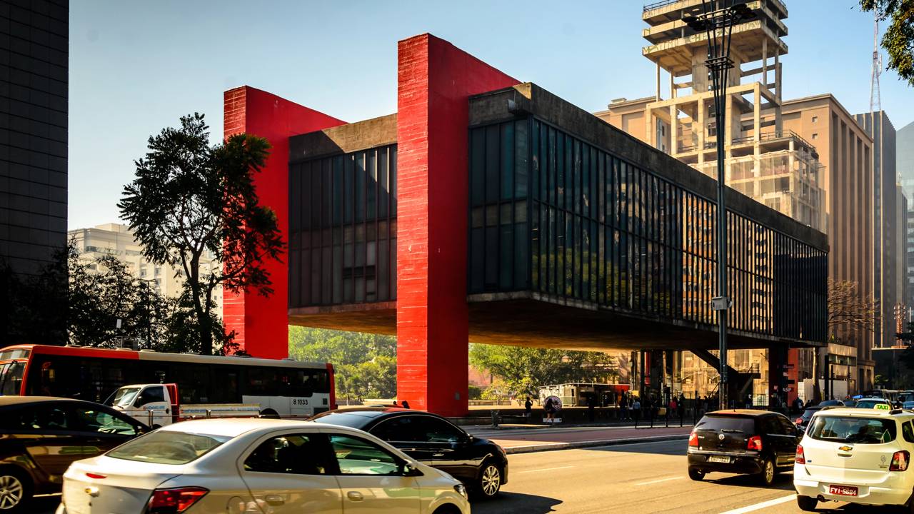 O vão de 74 metros do MASP faz do museu um dos maiores feitos da engenharia brasileira moderna