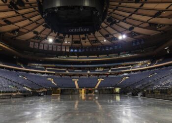 Com cerca de 20 mil lugares e palco para estrelas mundiais, o Madison Square Garden é o ginásio mais famoso e icônico de Nova York