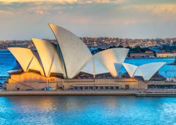 Essa obra virou símbolo da Austrália e referência mundial em arquitetura, engenharia e inovação formal