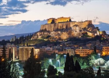 Com 46 colunas de mármore no peristilo, o Parthenon em Atenas virou o maior recorde da arquitetura clássica da história mundial