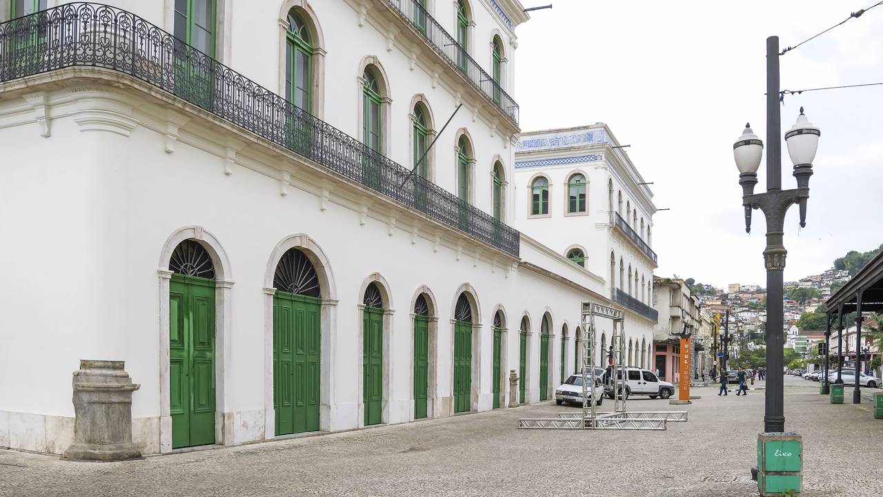 Cidade do litoral de SP, uma das mais antigas do país, é a casa do Rei do Futebol, Pelé
