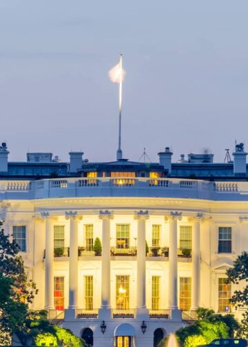 Com 132 cômodos e 6 andares, a estrutura virou a residência do presidente dos EUA e o maior símbolo do poder mundial