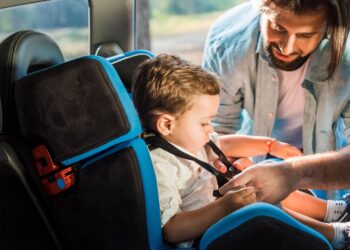 Lei da Cadeirinha: regras atualizadas e como transportar crianças com segurança no carro