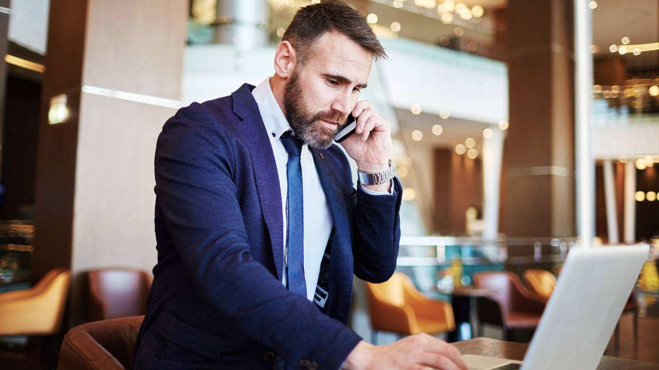 Recebeu um Pix inesperado? Entenda o golpe do Pix errado e por que você nunca deve devolver na hora