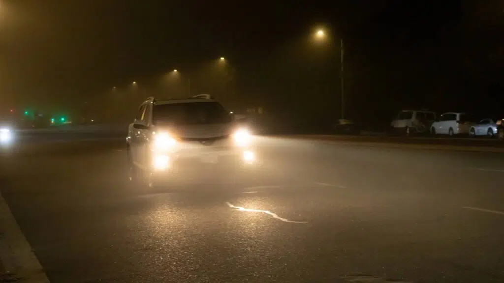 Lei da Luz Alta muda regras de uso e exige atenção dos motoristas para evitar multa