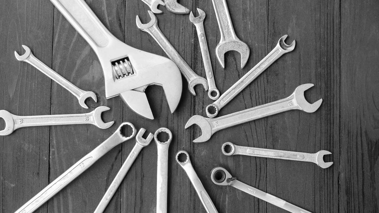 Aprenda a escolher as ferramentas para fazer a manutenção da sua moto em casa