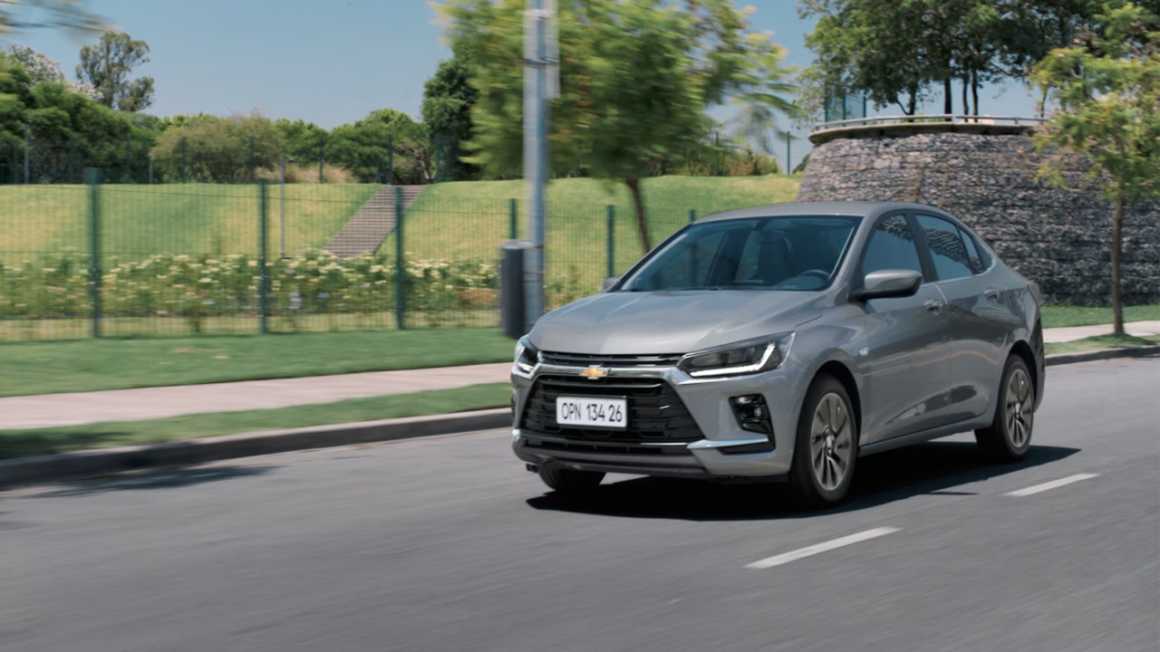 Novo sedã da Chevrolet com câmbio manual de 6 marchas e consumo de 16,8 km/l