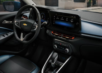 Novo sedã da Chevrolet com câmbio manual de 6 marchas e consumo de 16,8 km/l