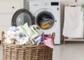 Lavar roupa em casa ou usar lavanderia: o que custa mais no final do mês?