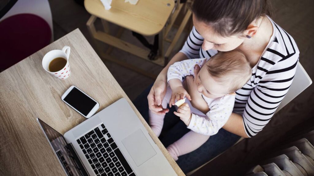 Como funciona o salário-maternidade e quando o benefício pode durar até 180 dias