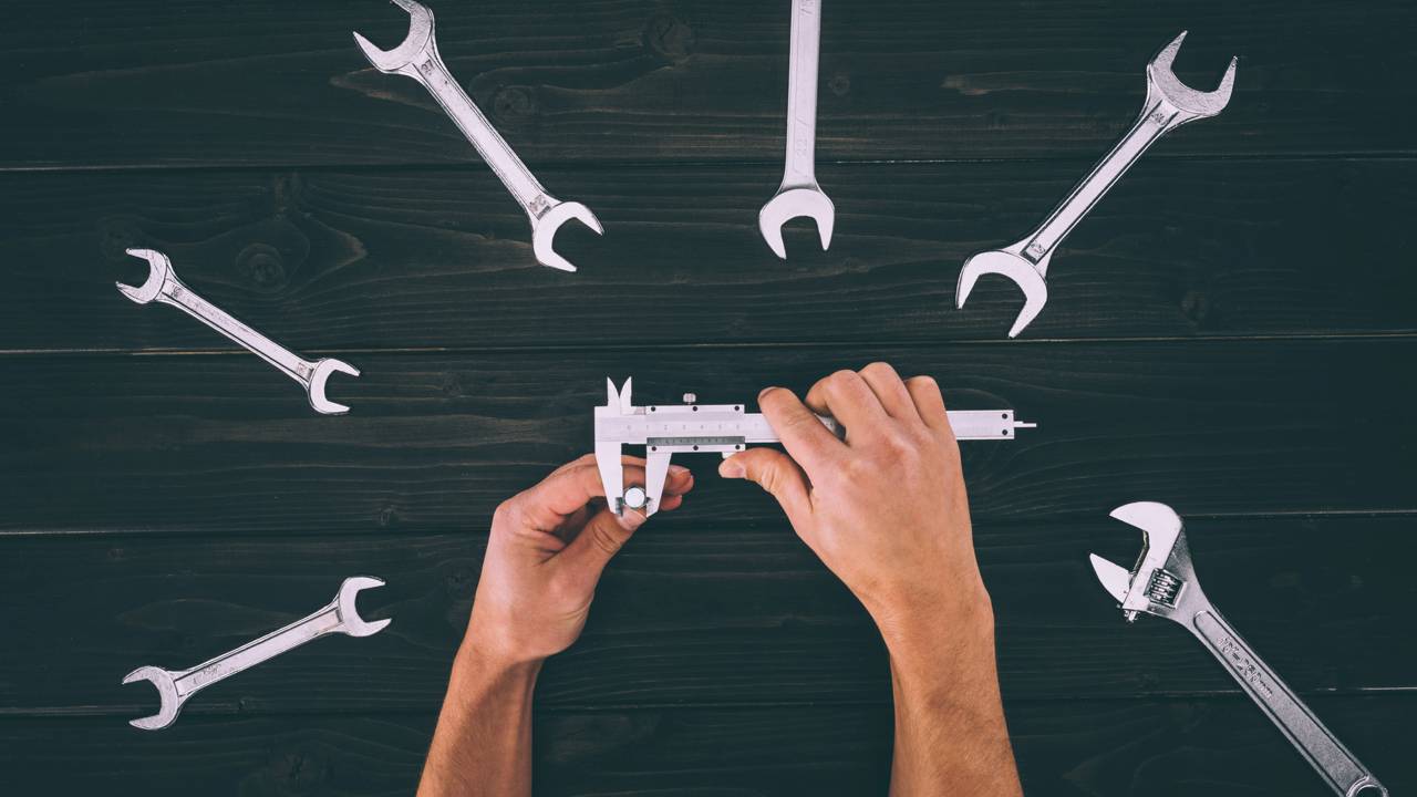 Aprenda a escolher as ferramentas para fazer a manutenção da sua moto em casa