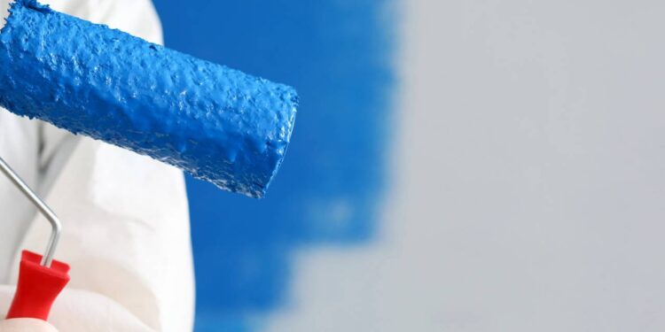 Se você quer mudar o visual da casa sem obra, poeira ou grandes gastos, entender quanto custa pintar uma parede ajuda a decidir com mais segurança - Créditos: depositphotos.com / marketing.lasers@ya.ru