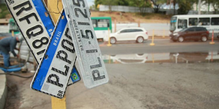 Lei da Placa Mercosul muda regras e exige atenção dos motoristas na hora de atualizar o veículo