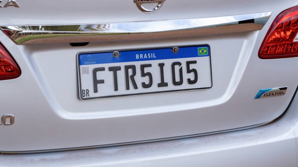 Lei da Placa Mercosul muda regras e exige atenção dos motoristas na hora de atualizar o veículo
