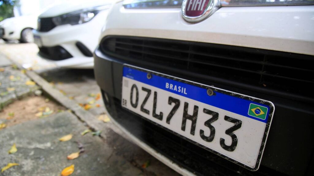 Lei da Placa Mercosul muda regras e exige atenção dos motoristas na hora de atualizar o veículo