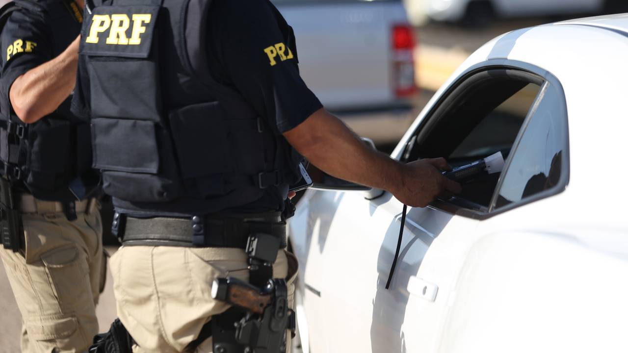 Motoristas com CNH das categorias C, D e E devem ficar atentos à nova regra