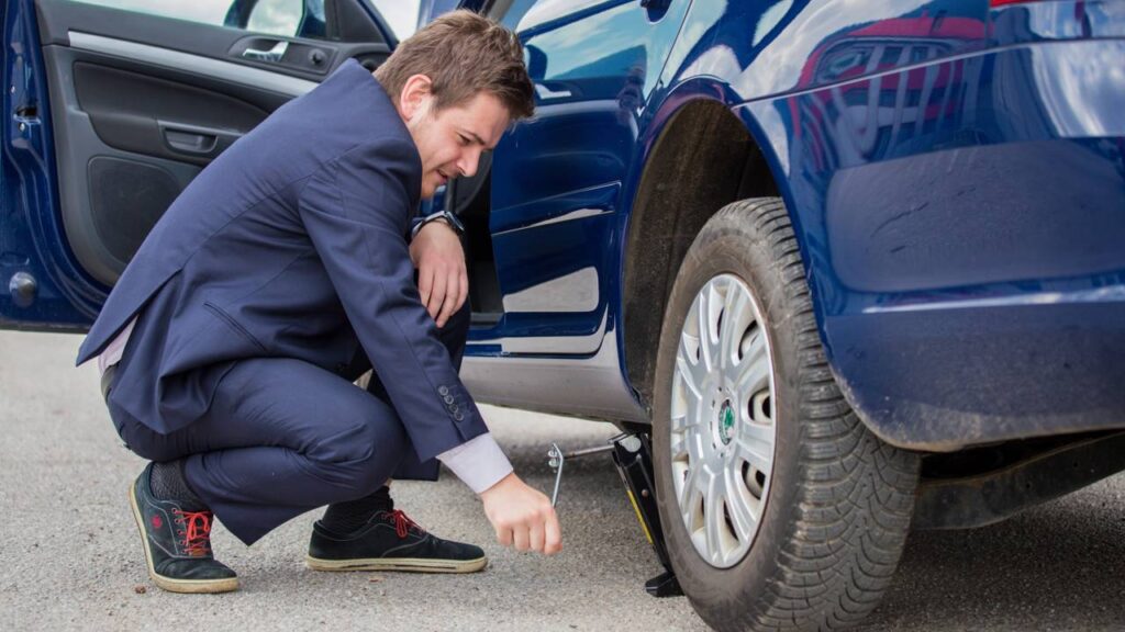 Trocar os pneus na hora certa evita acidentes e dores de cabeça