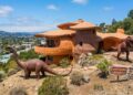 Feita inteiramente de espuma e arame, a ""Casa dos Flintstones"" não tem uma única linha reta e resiste a sismos melhor que construções tradicionais