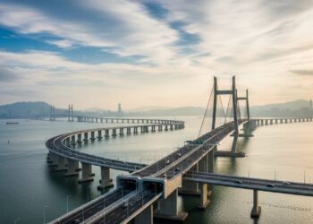 Essa ponte suporta tufões e terremotos nível 8, tem 55 km de aço sobre o mar e custo de US$ 18 bilhões