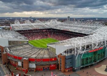 Com 74 mil assentos e o famoso Teatro dos Sonhos, o estádio de 1910 virou o maior clube da Inglaterra e um santuário para fãs do Manchester United