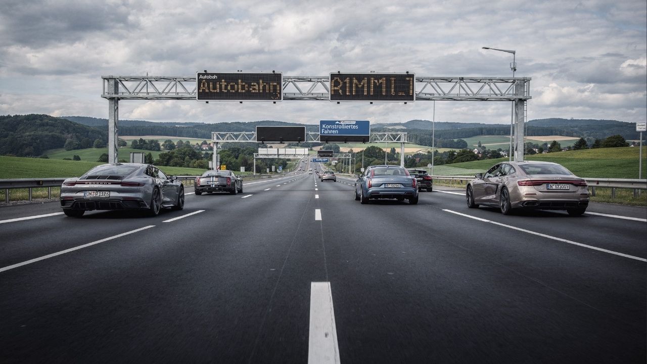 Com 13.000 km de extensão e trechos sem limite de velocidade, a rede de rodovias alemã virou a maior referência mundial de engenharia e asfalto