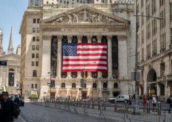 Com apenas 8 quarteirões e a sede da Bolsa de Valores, a Wall Street em Nova York virou o centro financeiro mais influente do mundo