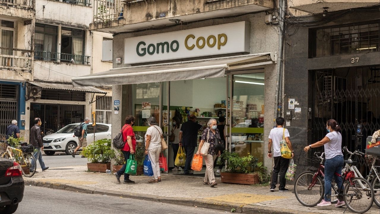 Adeus mercados tradicionais: novo tipo supermercado exige 3 horas de trabalho e derruba preços em São Paulo